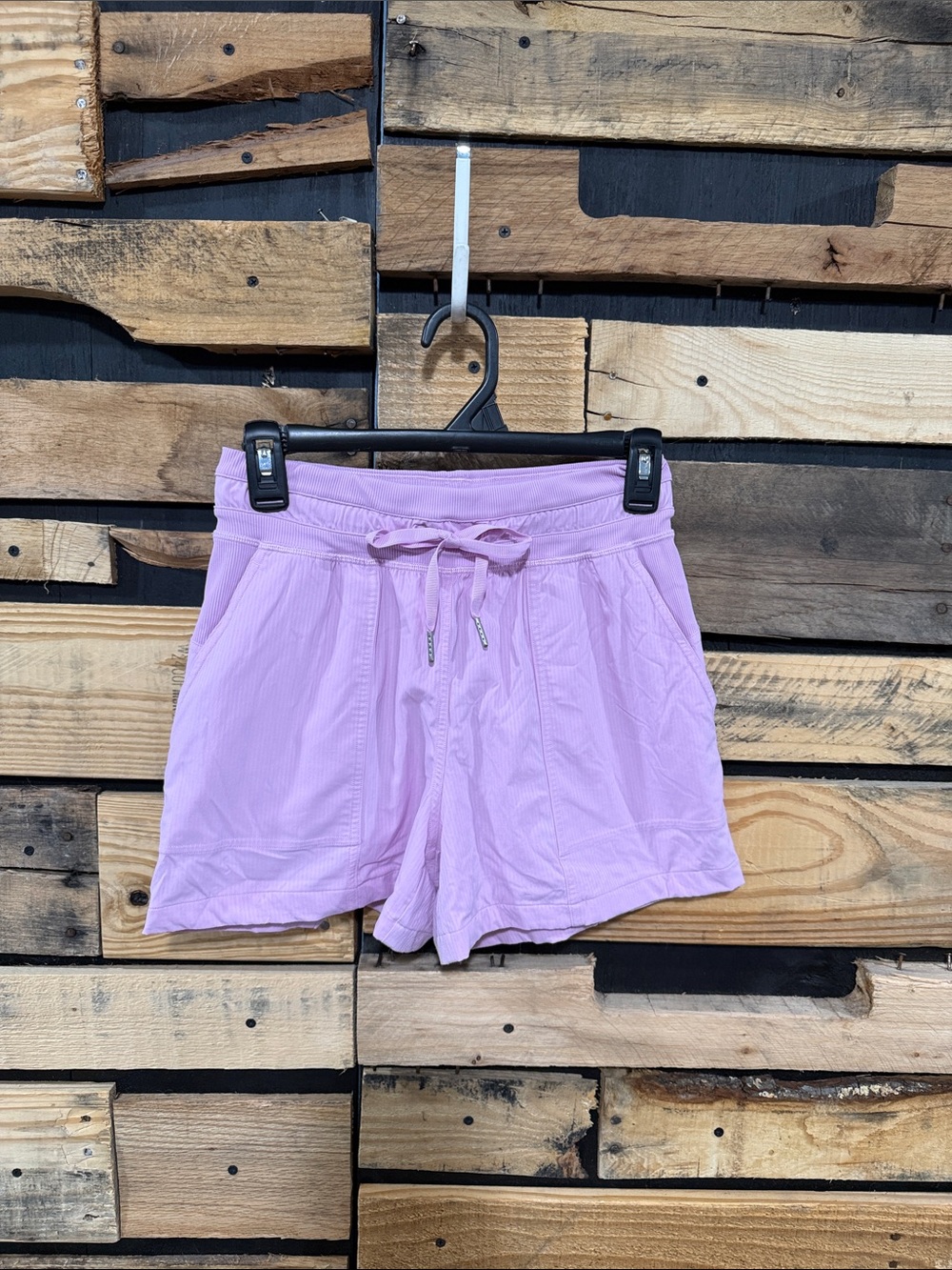 Lululemon Dance Studio High-Rise Short
3.5" In Lavender Frost Size 2